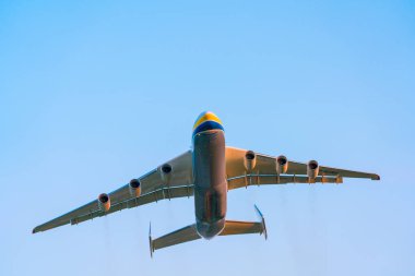 Antonov An-225 MRIYA uçak Kiev, Ukrayna Kyiv havaalanından alır. Bu dev kargo uçağı şimdiye kadar yapılmış en ağır uçağıdır. Yaz 2018