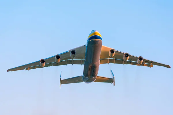 Αεροσκάφους Antonov 225 Μπουράν Απογειώνεται Από Αεροδρόμιο Gostomel Στο Κίεβο — Φωτογραφία Αρχείου