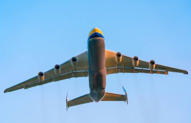 Antonov An-225 MRIYA uçak Kiev, Ukrayna Kyiv havaalanından alır. Bu dev kargo uçağı şimdiye kadar yapılmış en ağır uçağıdır. Yaz 2018