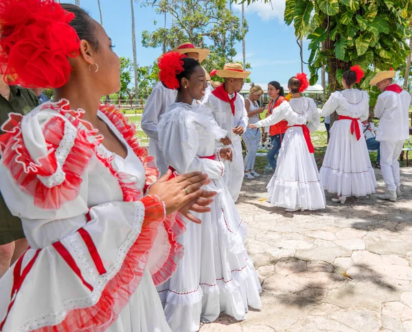 Jarocho バンバ フォーク ダンスを踊るための衣装のダンサー キューバ 2018 — ストック写真