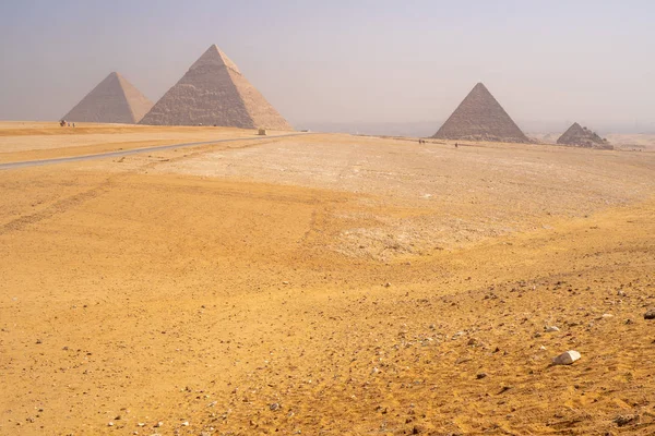 Πυραμίδες Της Γκίζας Κοντά Στο Κάιρο Αίγυπτος Θαύμα Του Κόσμου — Φωτογραφία Αρχείου