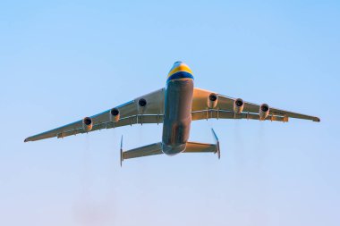 Antonov An-225 MRIYA uçak Kiev, Ukrayna Kyiv havaalanından alır. Bu dev kargo uçağı şimdiye kadar yapılmış en ağır uçağıdır. Yaz 2018