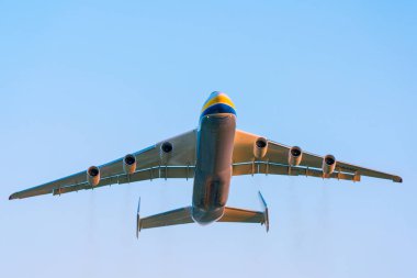 Antonov An-225 MRIYA uçak Kiev, Ukrayna Kyiv havaalanından alır. Bu dev kargo uçağı şimdiye kadar yapılmış en ağır uçağıdır. Yaz 2018