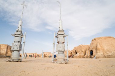 Tatooine gezegen manzara kümeleri için kayan yıldız savaşları film Sahara Çölü'nde terk edilmiş. Sahara, Tunus, 2016 olabilir