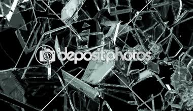 Paramparça ve ağır çekimde kırık cam. Alfa mat. 3D render. 3D animasyon