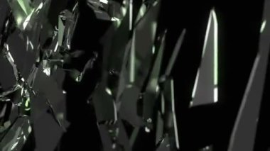 Ağır çekimde tahribe Shattered cam parçaları. Alfa mat