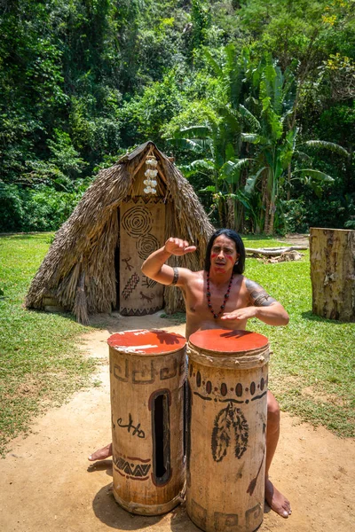 Taino indian performance near Indian Cave Cuba — Stock Photo, Image