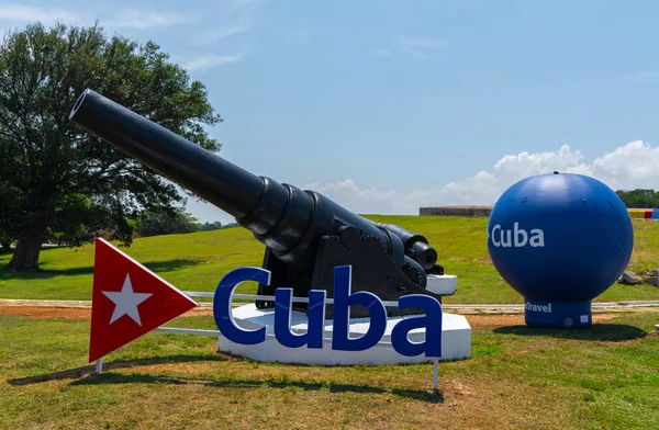 Kanóny v pevnosti svatého Charlese v Havaně — Stock fotografie