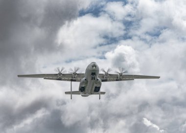 AN-22 Antonov Antei, Kyiv-Antonov-2 Uluslararası Havalimanı 'ndan koronavirüsle savaşmak üzere ticari görevler için ayrıldı. AN-22 dünyanın en büyük turbo motorlu uçağıdır. 27 Mayıs 2020
