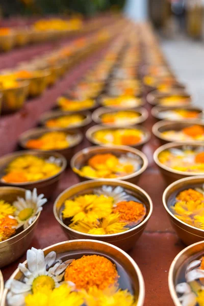 Buddhist Flower Offerings Gifts Bowls Rows Buddhism Religion Offering Temple — Stock Photo, Image