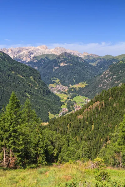 (Inggris) Dolomiti Val di Fassa — Stok Foto