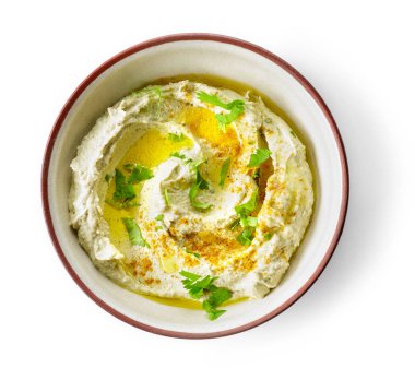 Humus kase üzerinde izole beyaz arka plan, üstten görünüm yaymak