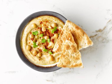 Humus, üstten görünüm kase