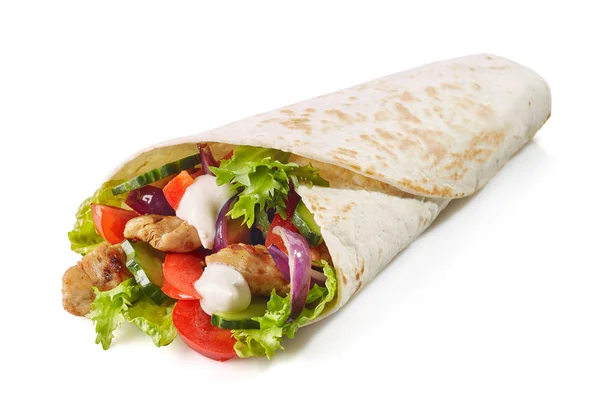 Tortilla Wrap Mit Gebratenem Hühnerfleisch Und Gemüse Isoliert Auf Weißem — Stockfoto