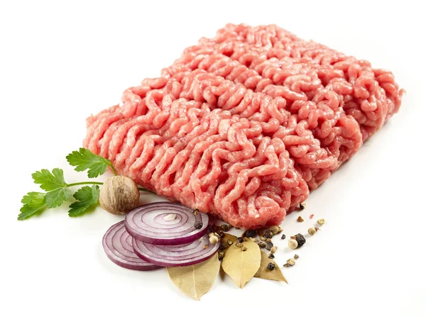 Carne Picada Cruda Especias Aisladas Sobre Fondo Blanco — Foto de Stock