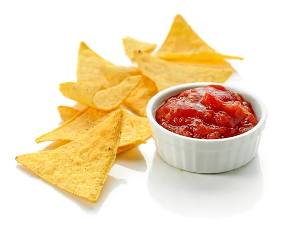 Mais-Chips-Nachos und Salsa-Sauce — Stockfoto