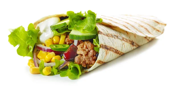 Tortilla-Wrap mit gebratenem Hackfleisch und Gemüse — Stockfoto