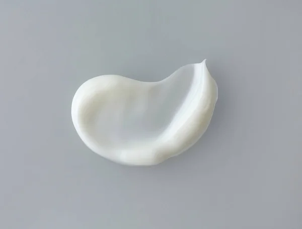 Белый косметический крем — стоковое фото