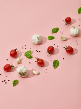 domates ve sarımsak