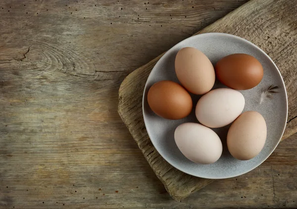 Tallrik med ägg — Stockfoto