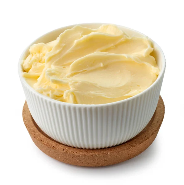 白地に単離された新鮮なバターのボウル — ストック写真