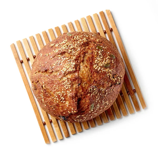 Čerstvě Upečený Řemeslný Chléb Izolovaný Bílém Pozadí Pohled Shora — Stock fotografie