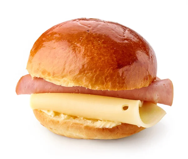 白を基調としたチーズとハムの朝食サンドイッチ — ストック写真