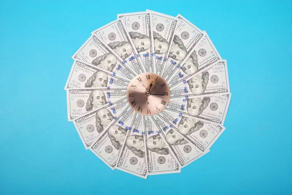 Konzept Von Uhr Und Dollar Uhr Auf Mandala Kaleidoskop Aus — Stockfoto