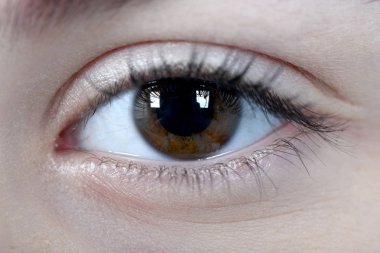 Güzel kız yüz kapatmak kadar güzel ela göz