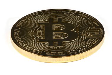 Altın Bitcoin beyaz arka planda izole. (kırpma yolu)