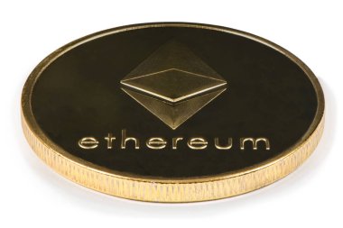 Altın Ethereum beyaz arka planda izole. (kırpma yolu)