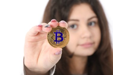 Yeni cryptocurrency tutan kız