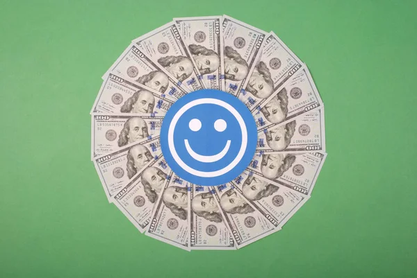 Uśmiech twarze na Mandala Kalejdoskop z pieniędzy. — Zdjęcie stockowe