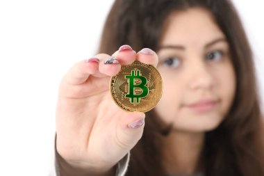 Yeni cryptocurrency tutan kız