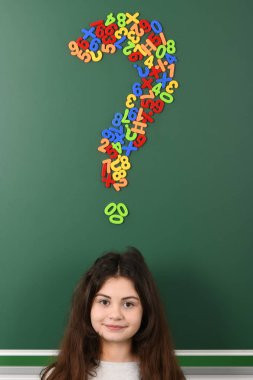 gülümseyen liseli kızlar