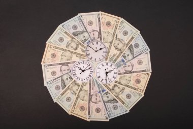 Saat ve dolar kavramı. Para Mandala Kaleidoscope üzerinde saat. Soyut para arka plan raster desen tekrar Mandala daire.