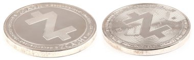 Gümüş zcash beyaz arka plan üzerinde izole. (İki kırpma yolu)