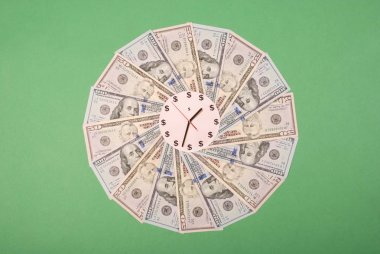 Saat ve dolar kavramı. Para Mandala Kaleidoscope üzerinde saat. Soyut para arka plan raster desen tekrar Mandala daire.