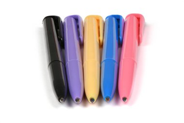 Top beyaz zemin üzerine izole kalem