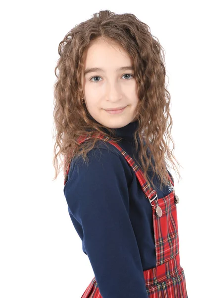 흰색에 고립 된 곱슬 머리와 사랑스러운 웃는 여학생의 초상화 — 스톡 사진