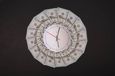 Saat ve dolar kavramı. Para Mandala Kaleidoscope üzerinde saat. Soyut para arka plan raster desen tekrar Mandala daire.