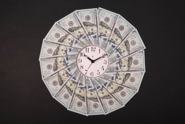 Saat ve dolar kavramı. Para Mandala Kaleidoscope üzerinde saat. Soyut para arka plan raster desen tekrar Mandala daire.