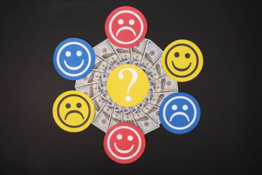 Para Mandala Kaleidoscope üzerinde Smiley ve üzücü gülen arasında soru işareti.