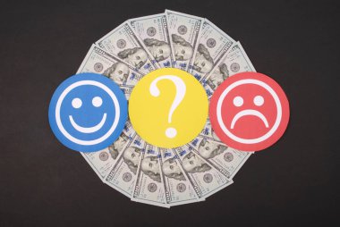 Para Mandala Kaleidoscope üzerinde Smiley ve üzücü gülen arasında soru işareti.