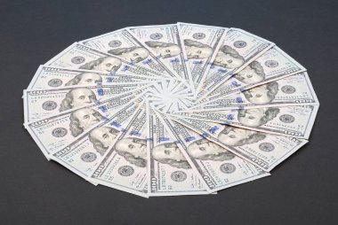 Bir daire şeklinde para