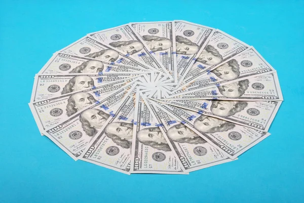Geld in Form eines Kreises — Stockfoto