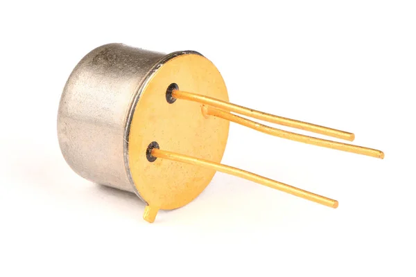 Ld radio component, de halfgeleider krachtige transistor met de contacten bedekt met goud. — Stockfoto