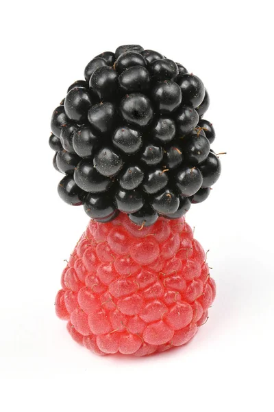 Ripe blackberry and raspberry — Stock Photo, Image