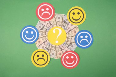 Para Mandala Kaleidoscope üzerinde Smiley ve üzücü gülen arasında soru işareti.