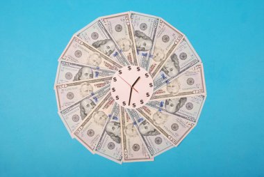 Saat ve dolar kavramı. Paradan kaleydoskop üzerinde Saat.